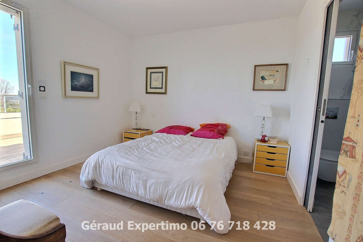 Superbe villa 5 pièces avec vue imprenable sur le golf  10mn du centre  Aix-en-Provence - piscine - photo 15