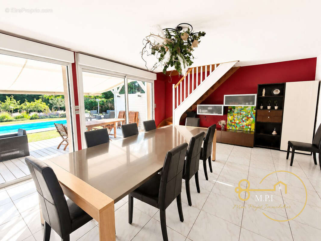 Maison 267 m² à Cerise  - photo 4