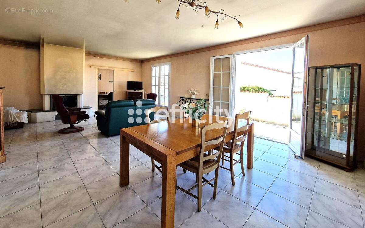 Maison à VAUX-SUR-MER