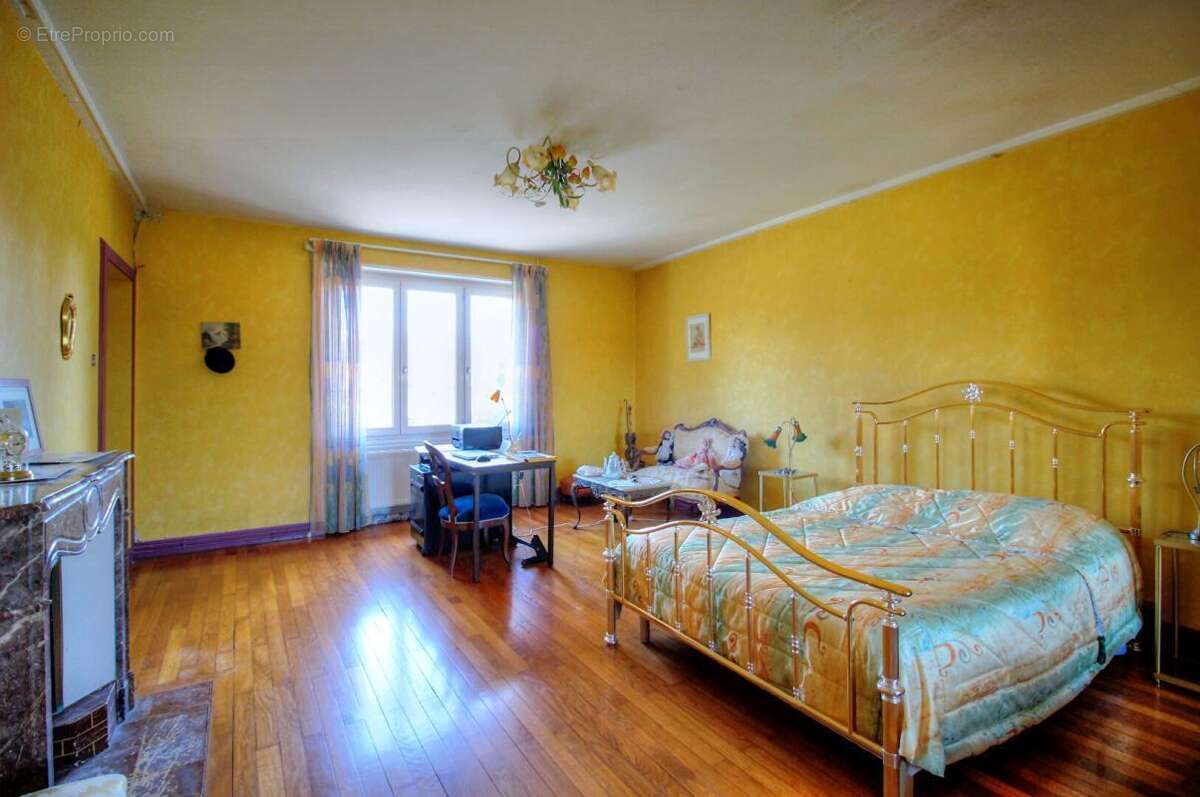 Maison à LONS-LE-SAUNIER