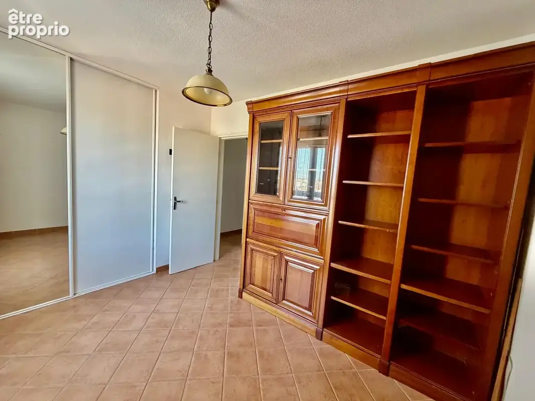 Marignane , la signore 1,  appartement t3 avec terrasse et vue dégagée - photo 5