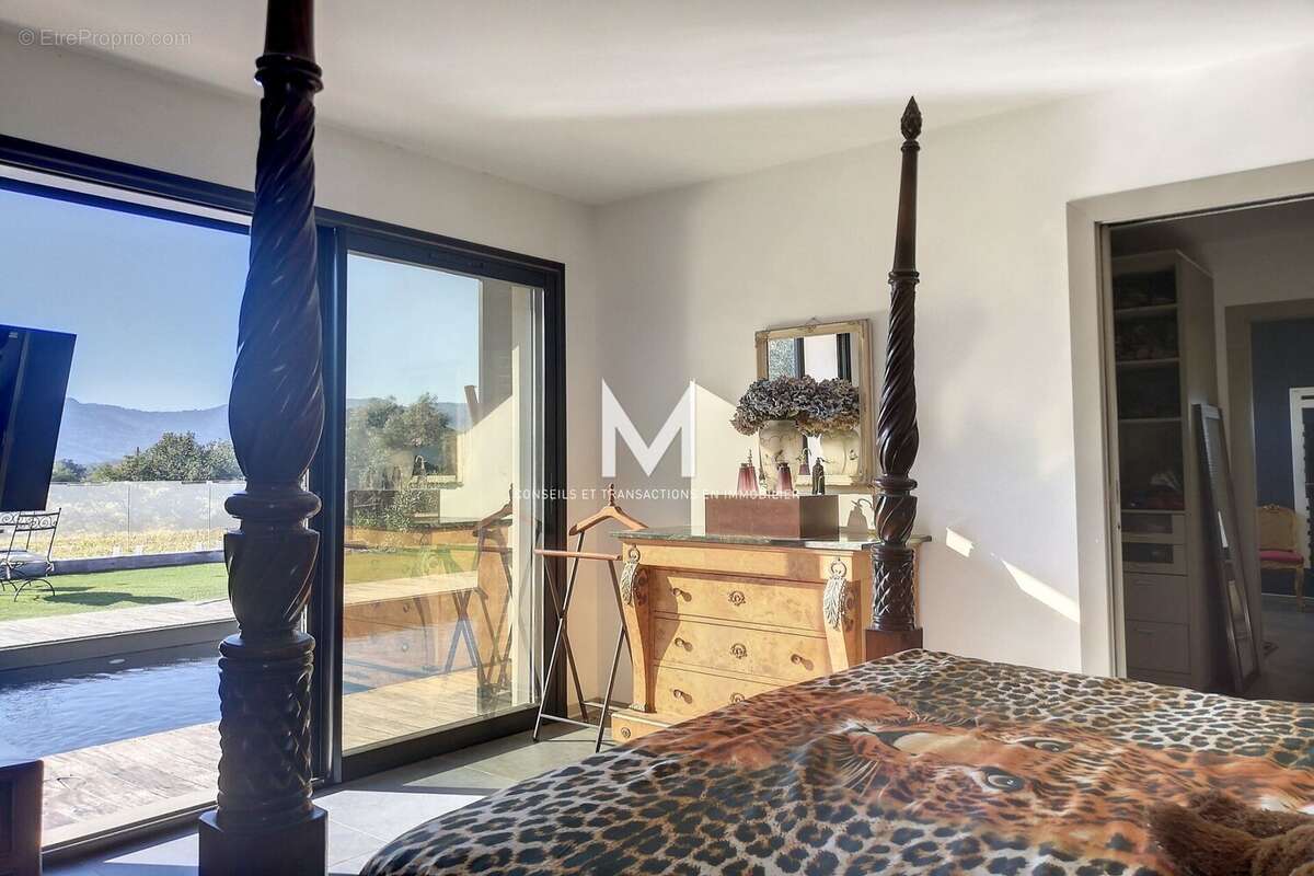 Maison 170 m² à Plan-De-La-Tour  - photo 9