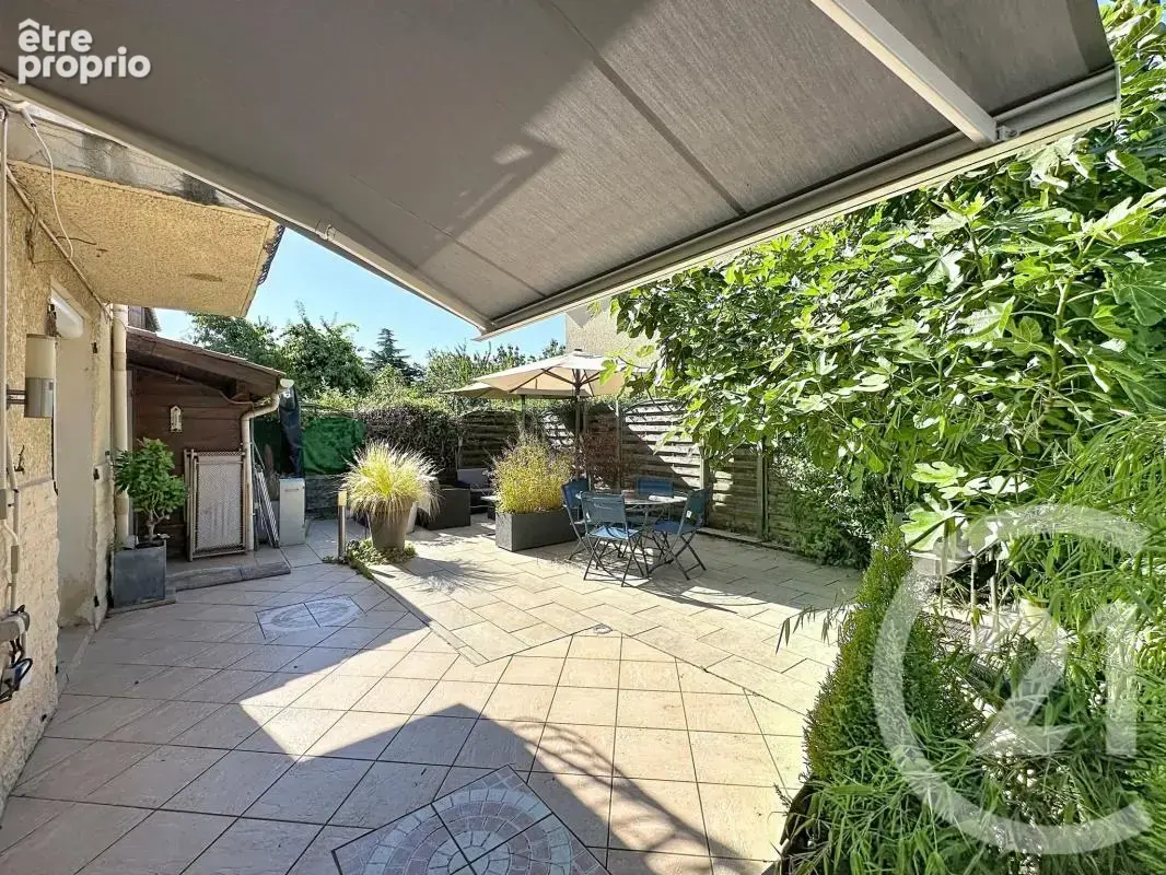 Maison 80 m² à Saint-Fons  - photo 19