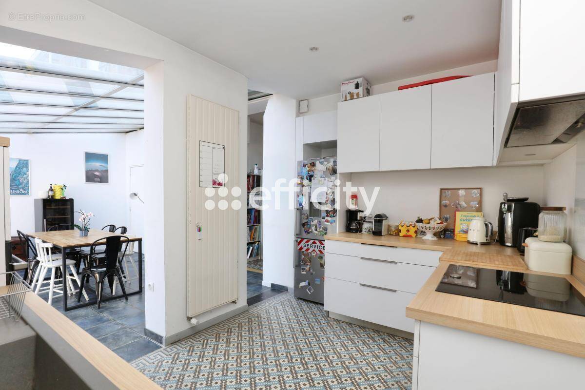 Maison à HALLENNES-LEZ-HAUBOURDIN