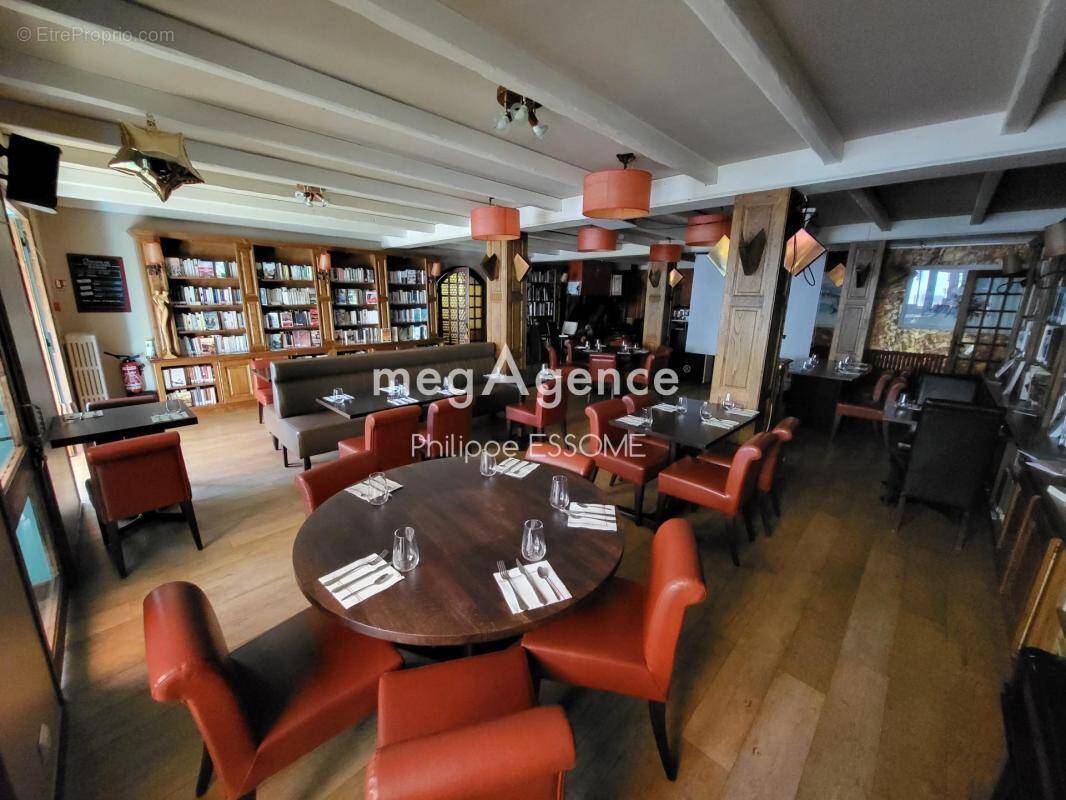 Commerce à SAINT-PIERRE-DE-TRIVISY