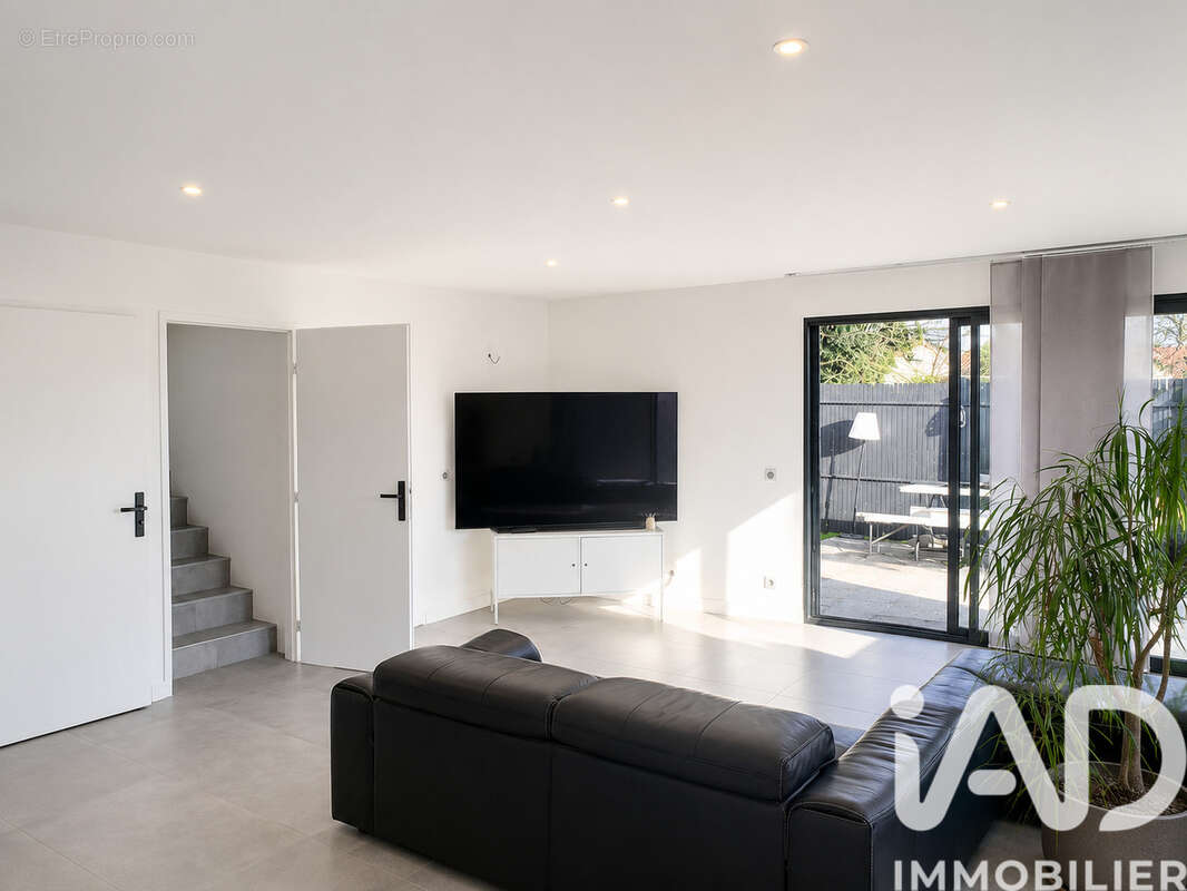 Maison 105 m² à Longages  - photo 7