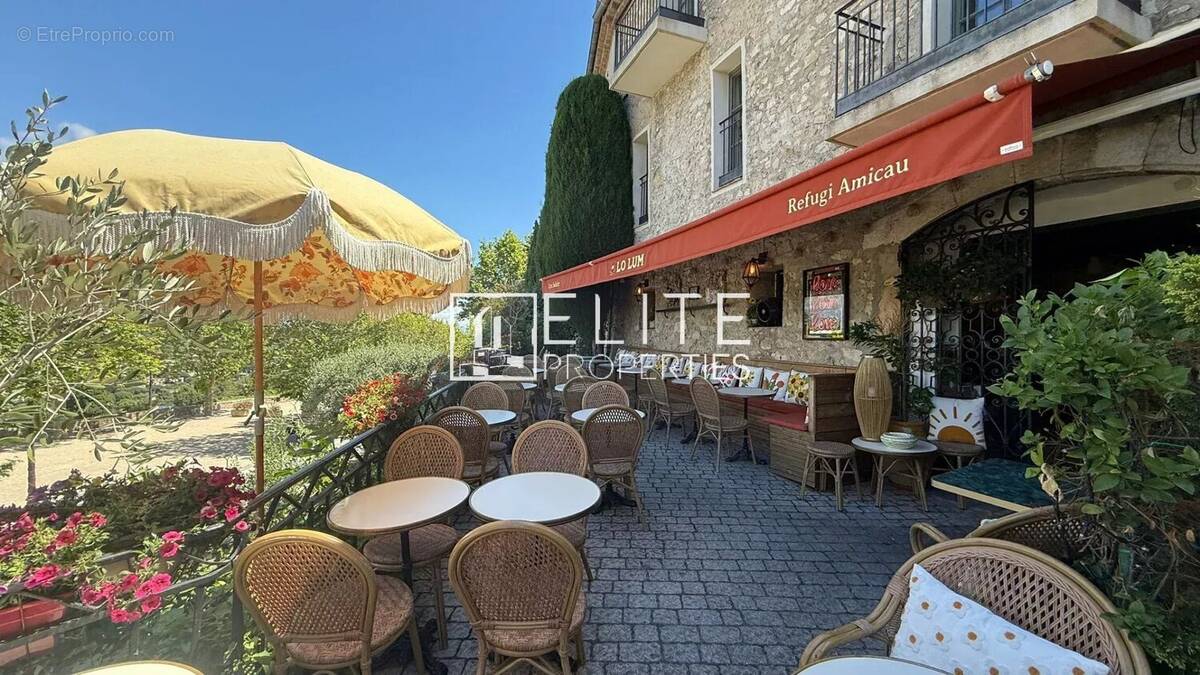 Commerce à MOUGINS