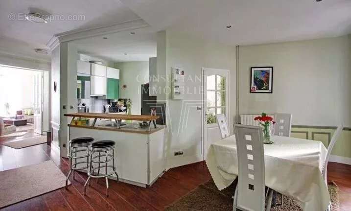 Appartement à PARIS-7E