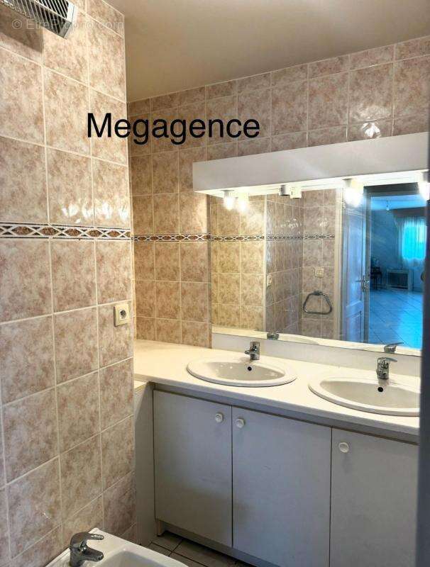 Appartement à HYERES