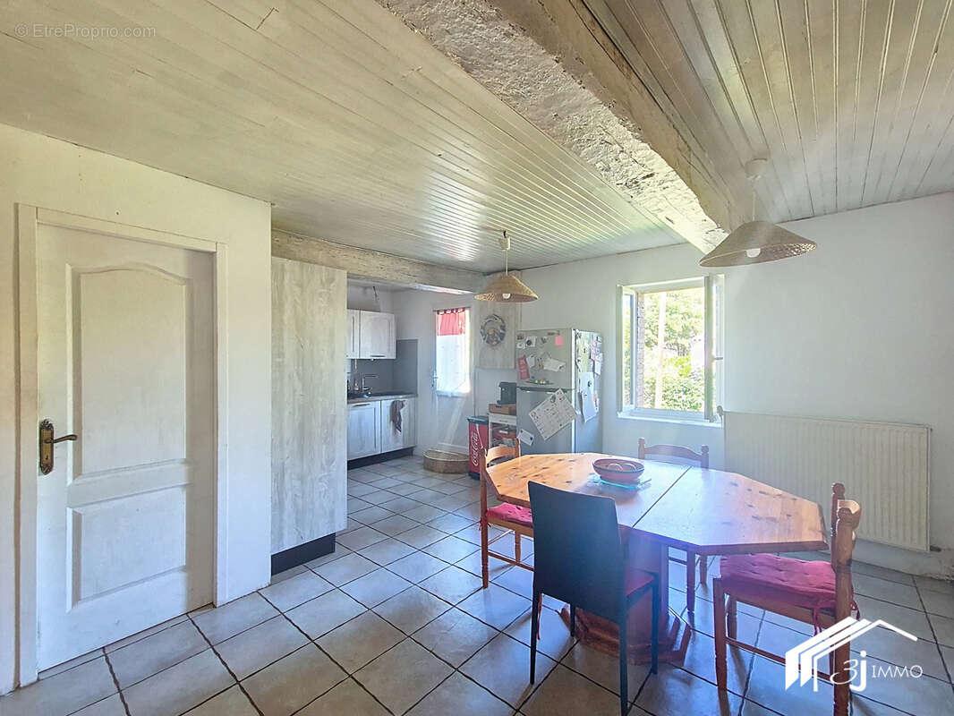 Maison à LE CASTERA