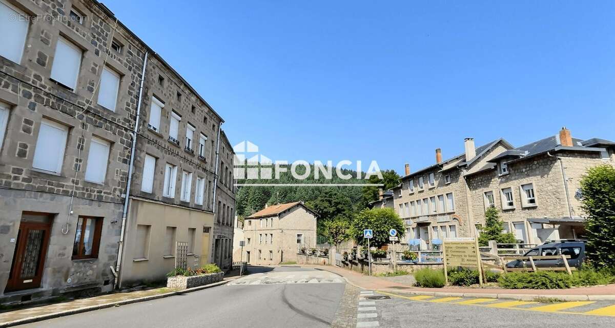 Appartement à LA SEAUVE-SUR-SEMENE