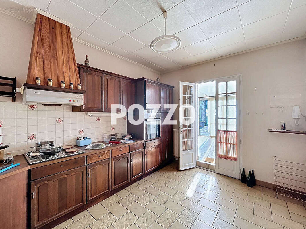 A vendre maison de 7 pieces (224 m2) a vire-normandie (14) - photo 6