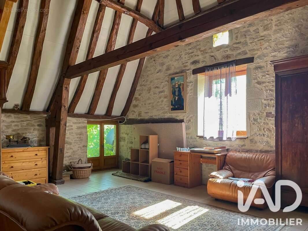 377 m² à Ambeyrac  - photo 7