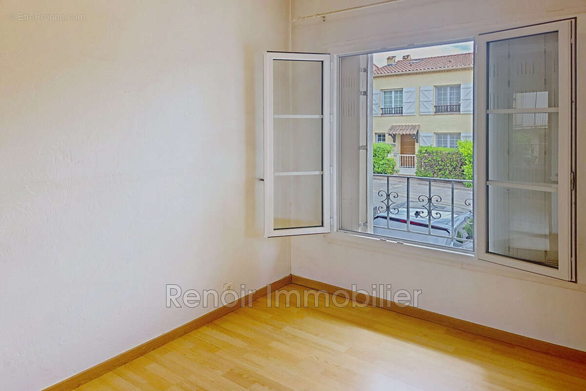 Appartement à VILLENEUVE-LOUBET