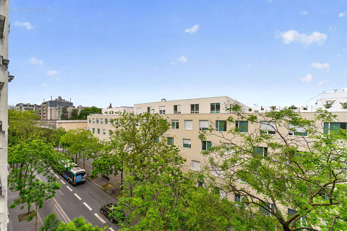 Appartement à PARIS-14E