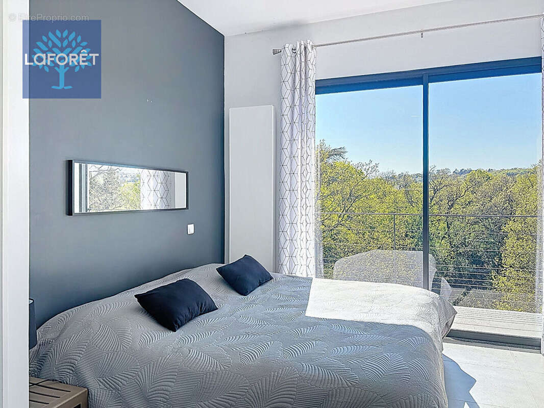 Maison à SAINT-GENIS-LAVAL