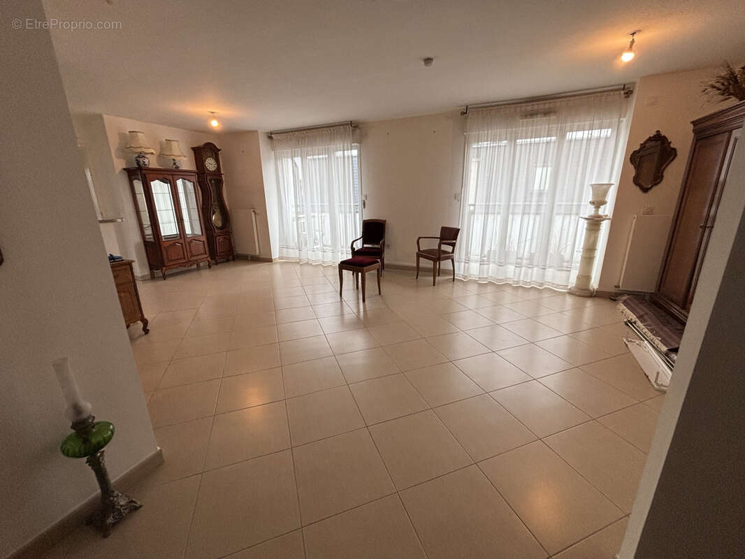 Appartement à SAINTE-GENEVIEVE-DES-BOIS