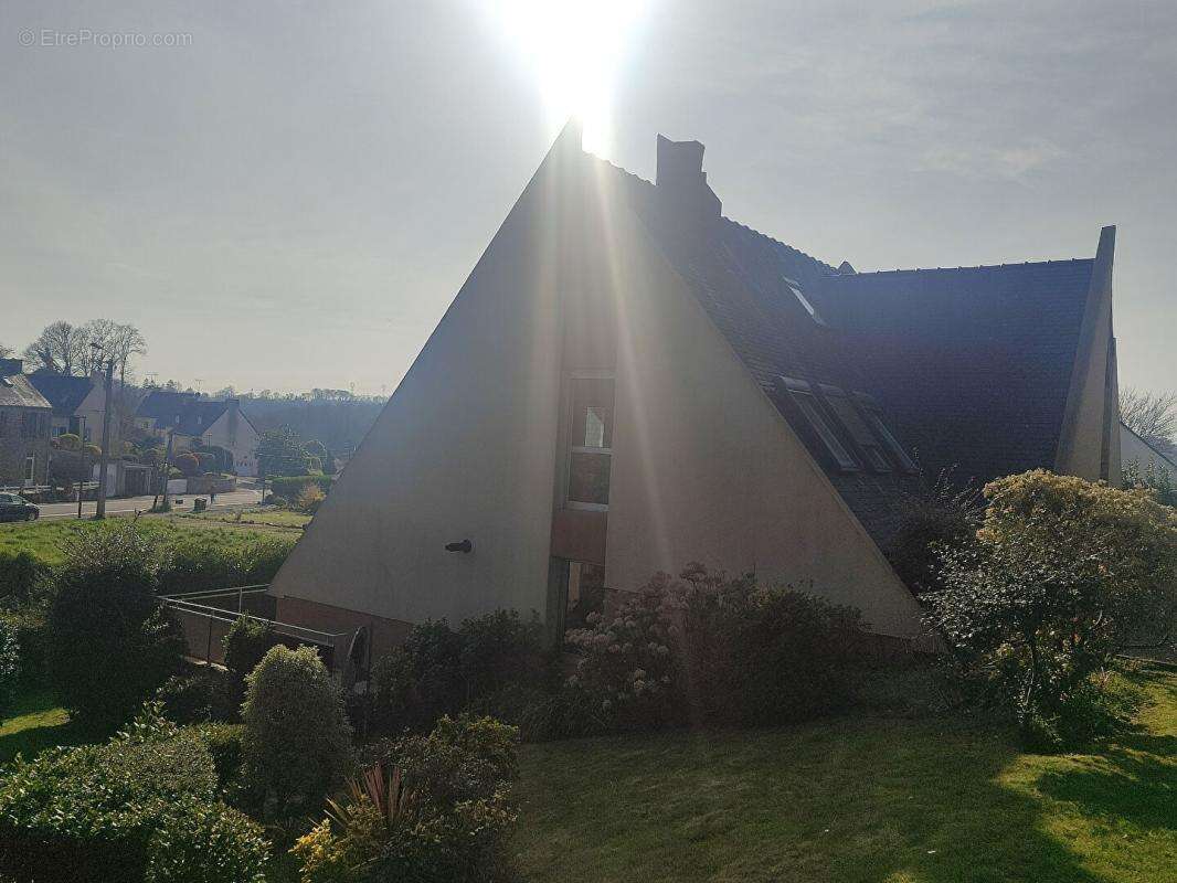 Maison à ELLIANT