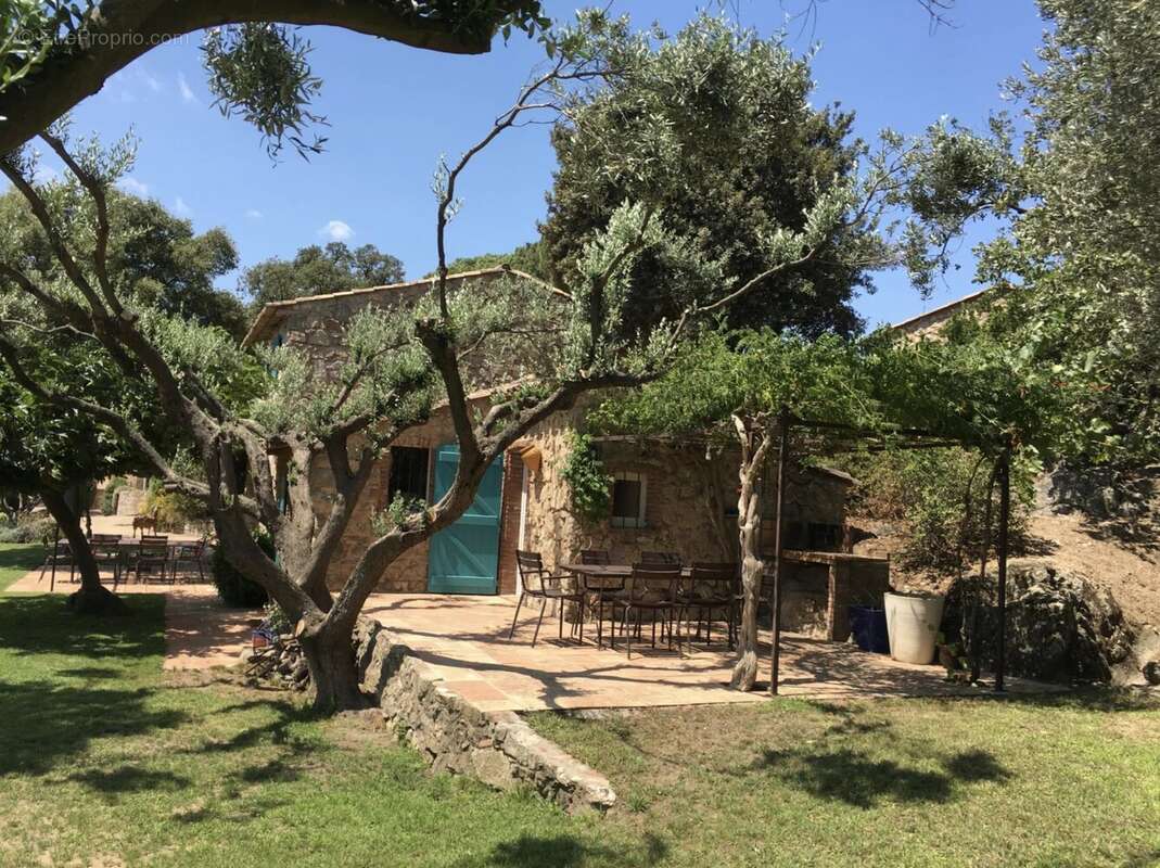 Maison à PLAN-DE-LA-TOUR