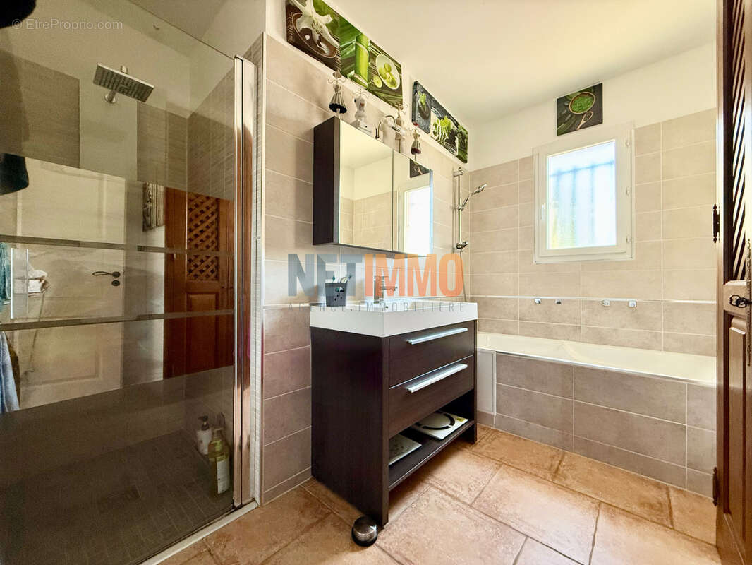 Villa T5 de plain-pied 4 chambres avec piscine et cuisine d'été - photo 7