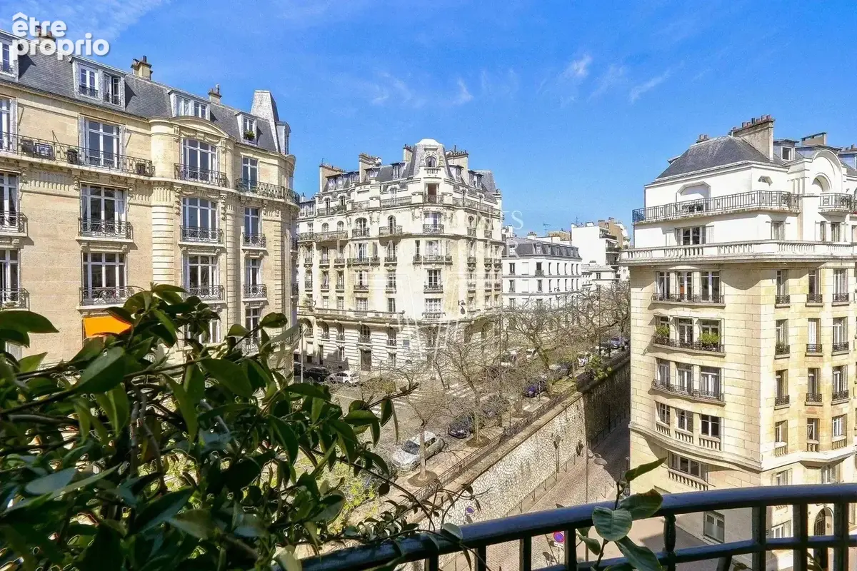 Raynouard/passy. appartement 163 m² en étage élevé - photo 1