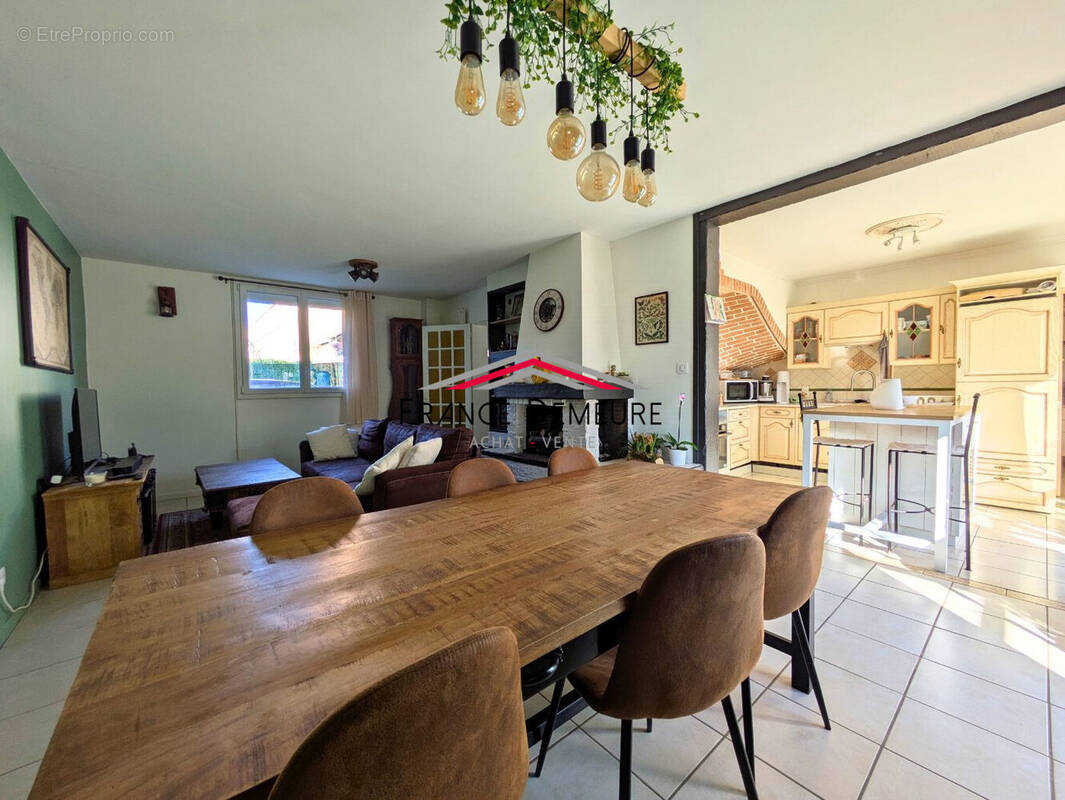 Maison à JOUY-LE-MOUTIER