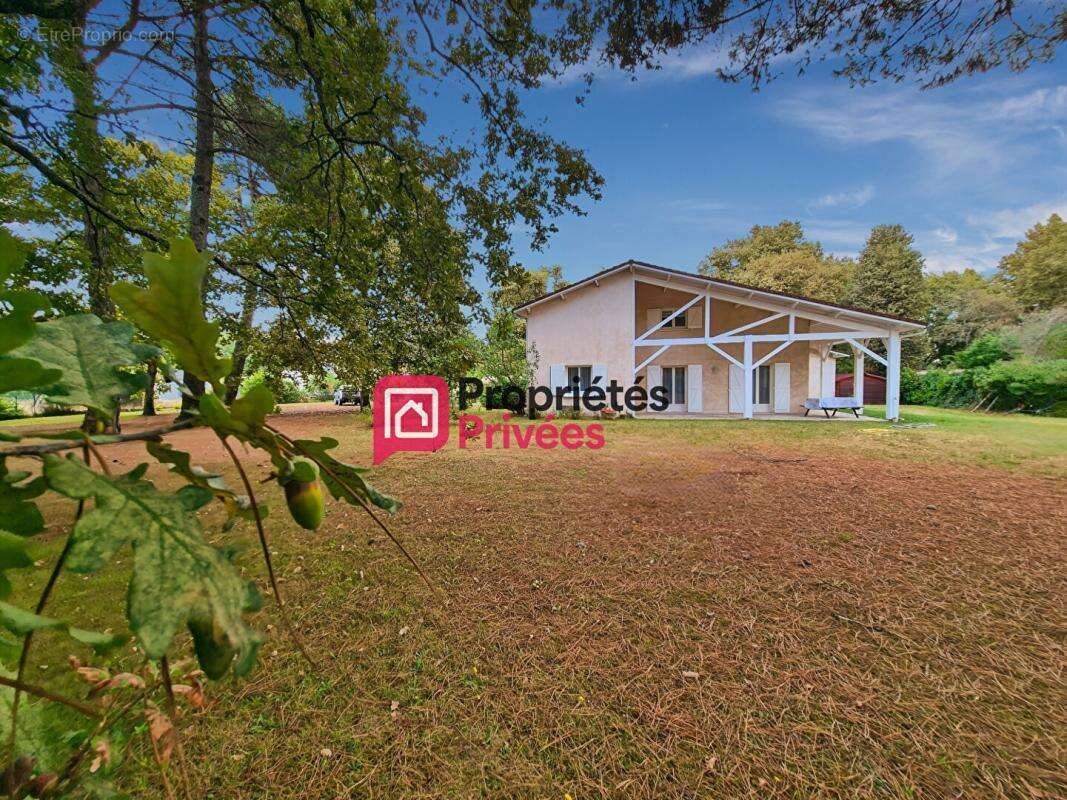 Maison familiale rénovée ? 225 m² ? Terrain divisible de 3 500 m² ? Roaillan - photo 17