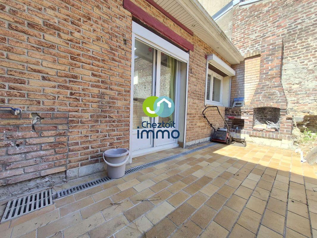 Maison beaux volumes 3 chambres jardin centre-ville - photo 14