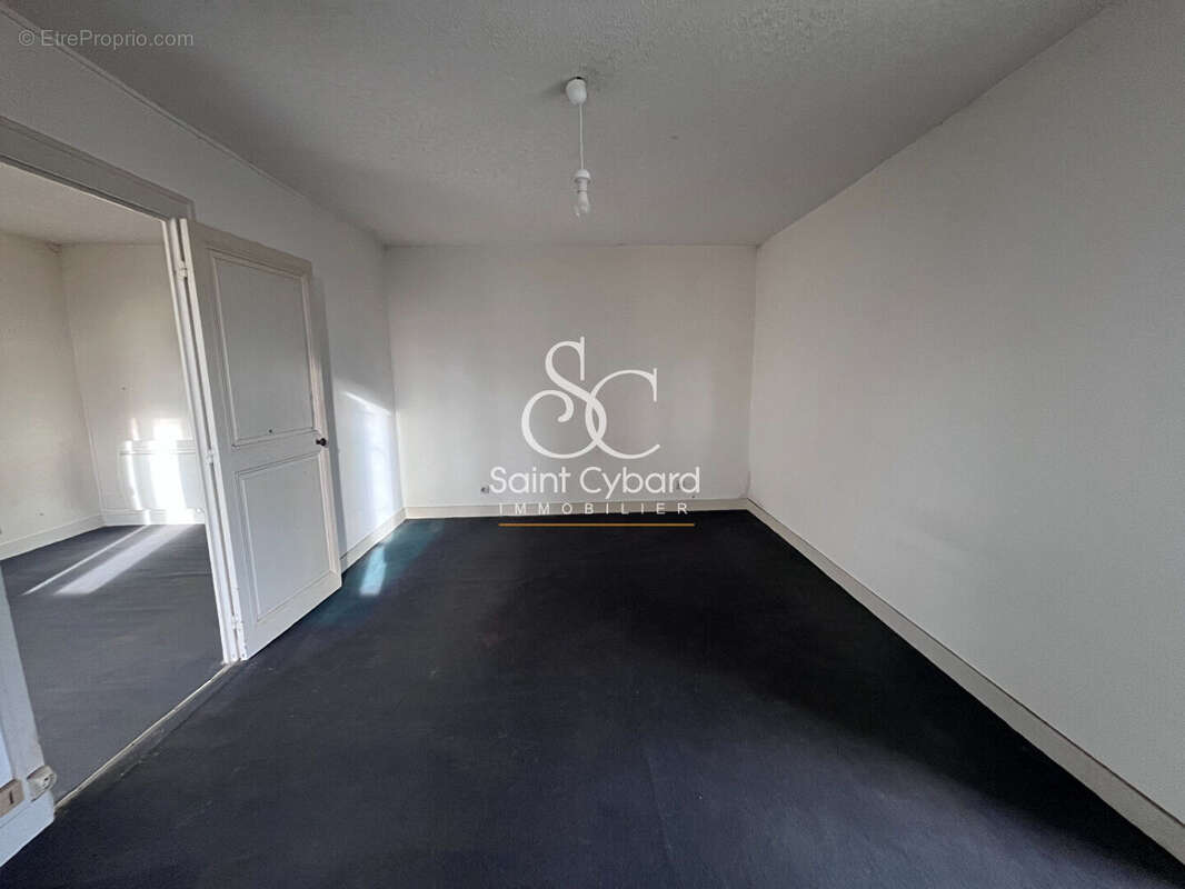 Maison à SAINT-YRIEIX-SUR-CHARENTE