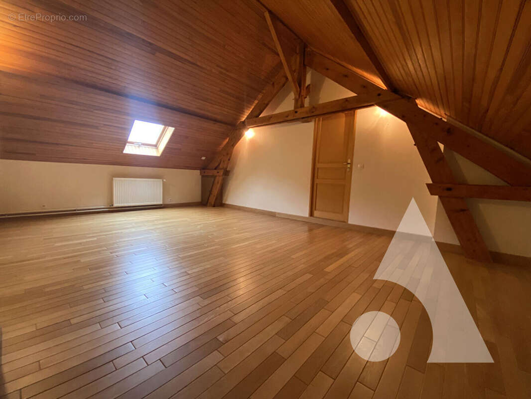 Maison à CREPY-EN-VALOIS