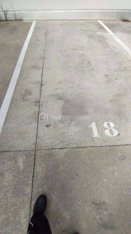 Parking à SAINT-MARTIN-LE-VINOUX