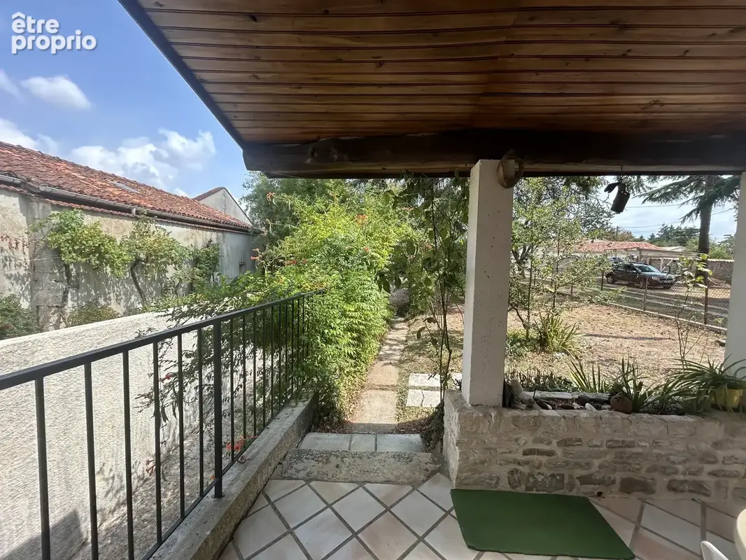 Maison de ville spacieuse avec jardin et grand sous-sol - photo 5
