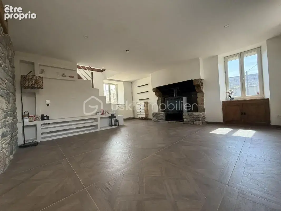 À VENDRE – Maison de caractère avec vaste terrain et installations équestres - photo 6