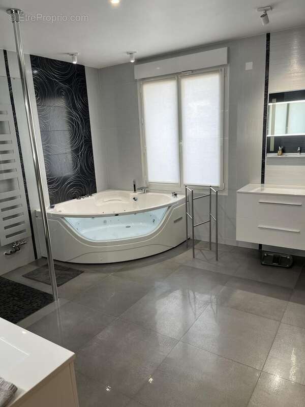 Maison 205 m² à Epernay  - photo 6