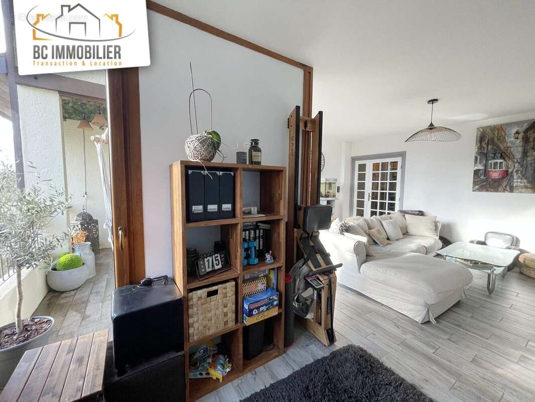 Appartement à PREVESSIN-MOENS