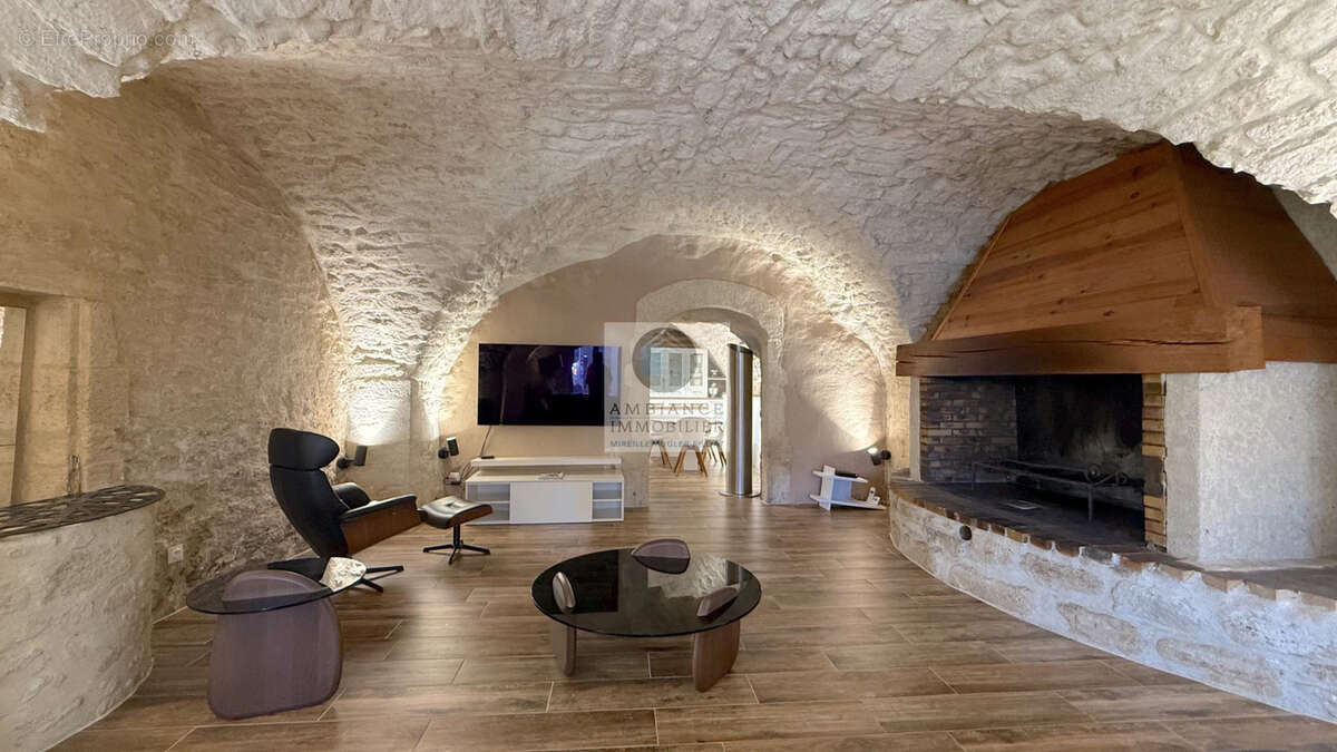 Maison à ETOILE-SUR-RHONE