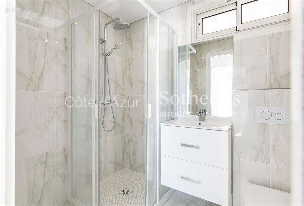 Appartement à LA TURBIE