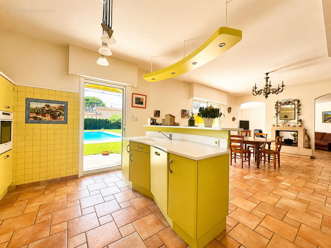 Valreas centre - villa - quartier calme - photo 10