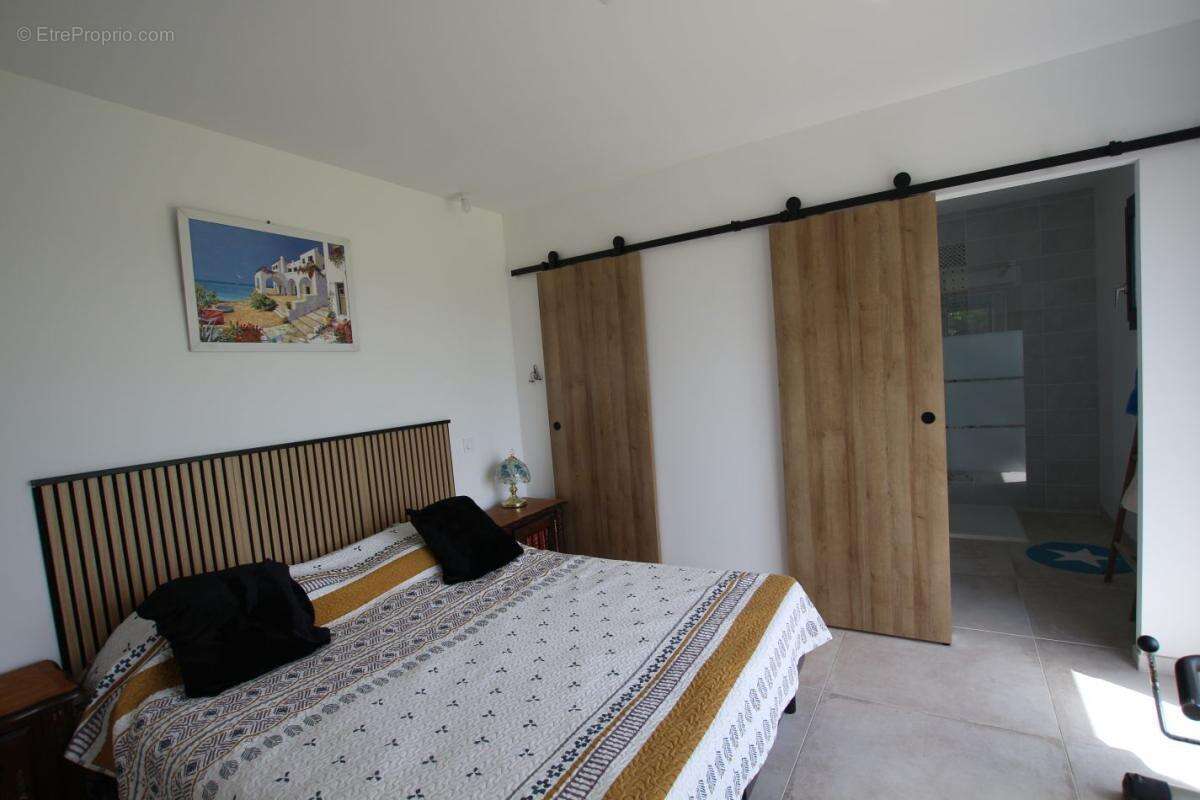 Maison 105 m² à Saint-Cyr  - photo 3