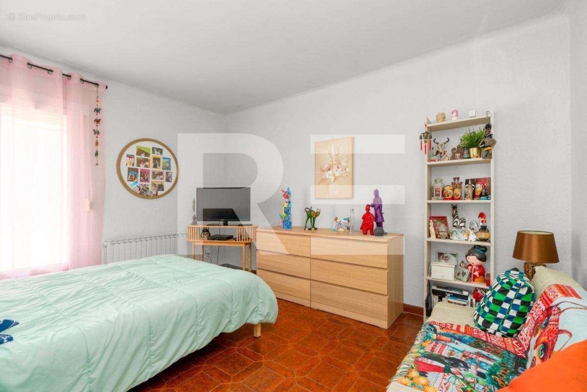 Appartement t4 avec terrasse , petit jardin et parking - photo 10