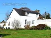 Maison à CLEDEN-POHER