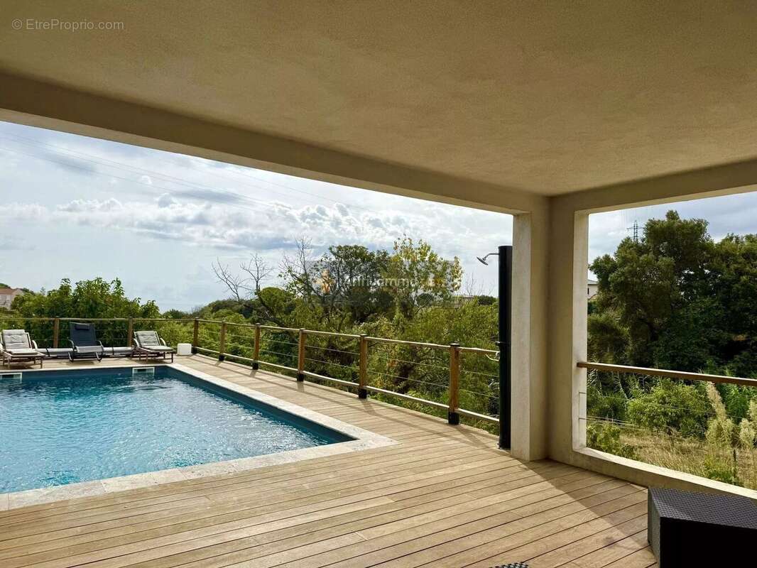 Maison à SAN-MARTINO-DI-LOTA