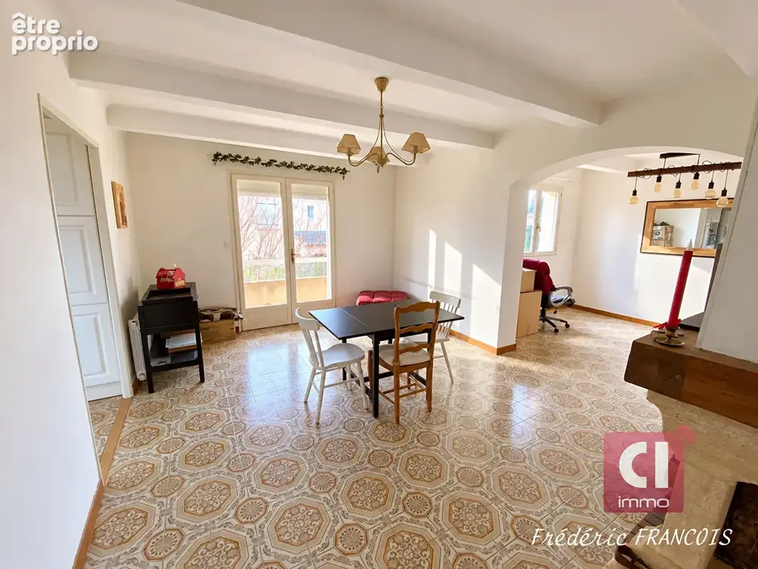 A vendre maison composée de deux logements(136 m²) à GAREOULT - photo 6