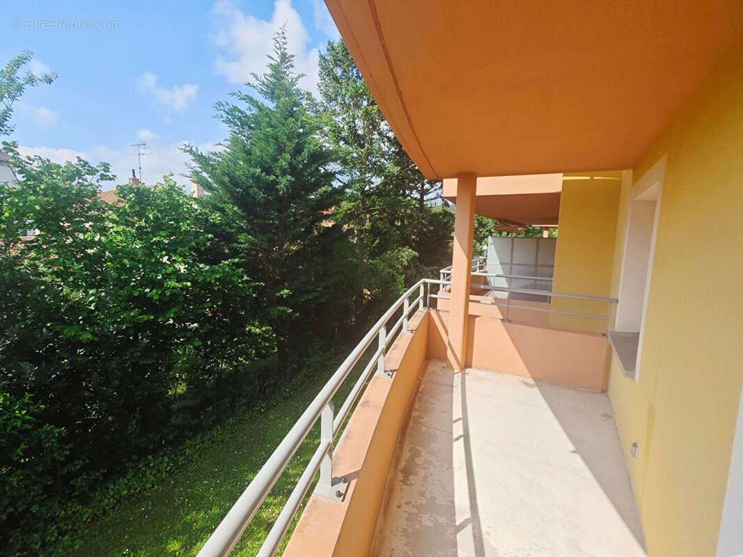 Appartement à ANSE