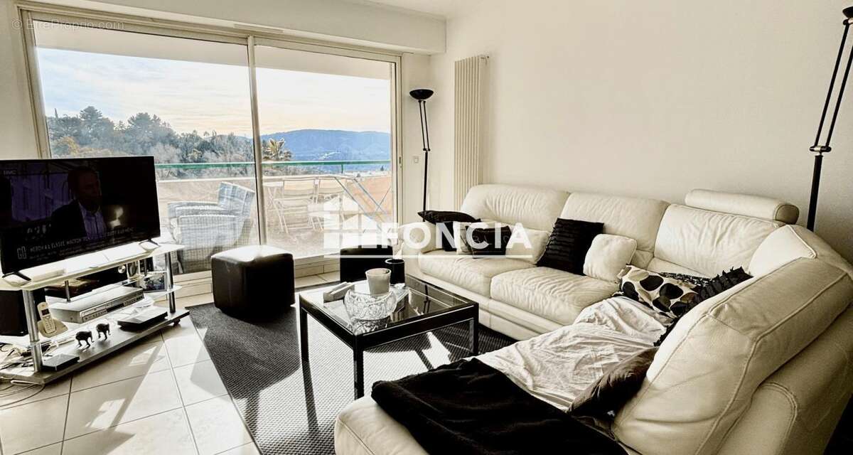 Appartement à MANDELIEU-LA-NAPOULE