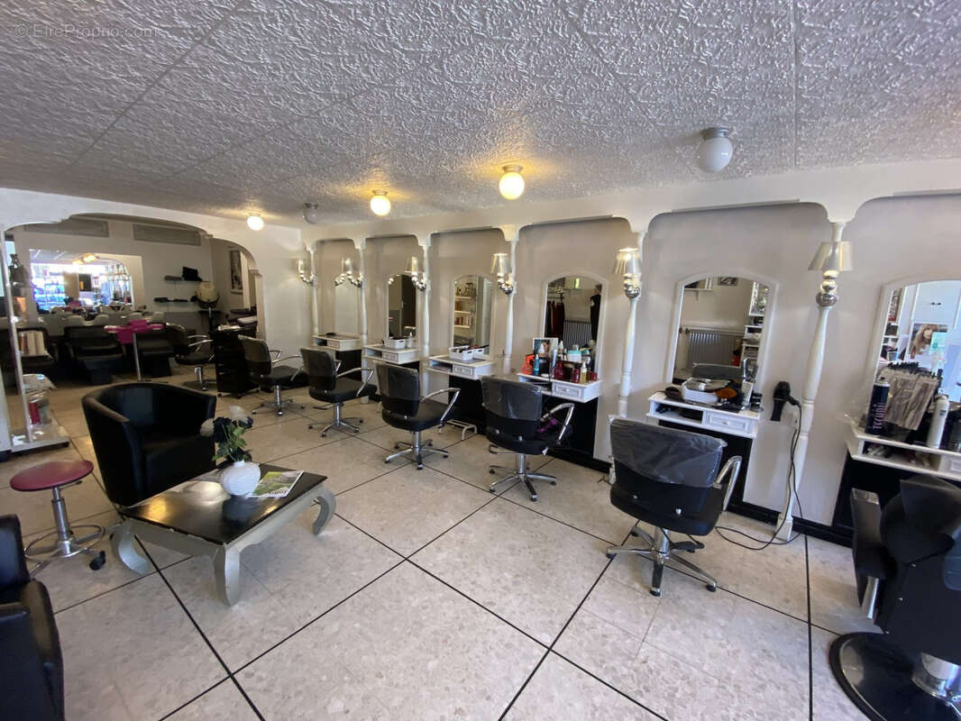 Commerce à PARAY-VIEILLE-POSTE