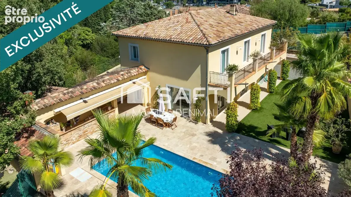 Photo 1 - Maison à ROQUEBRUNE-SUR-ARGENS