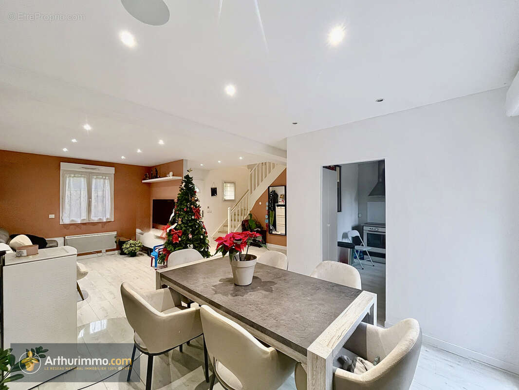 Maison à COULOMMIERS