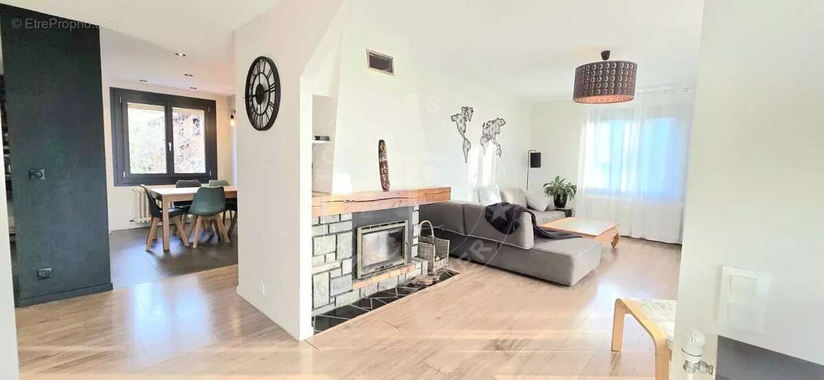 Maison à NAVES-PARMELAN