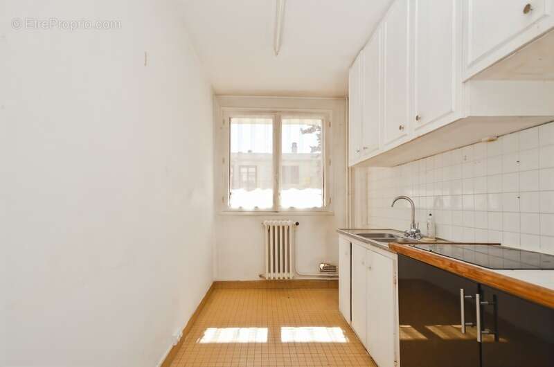 Appartement à FRESNES